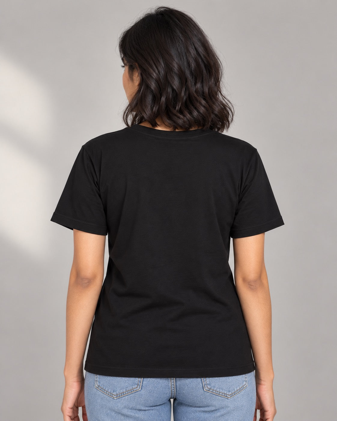 No. black tee on female model, plain back